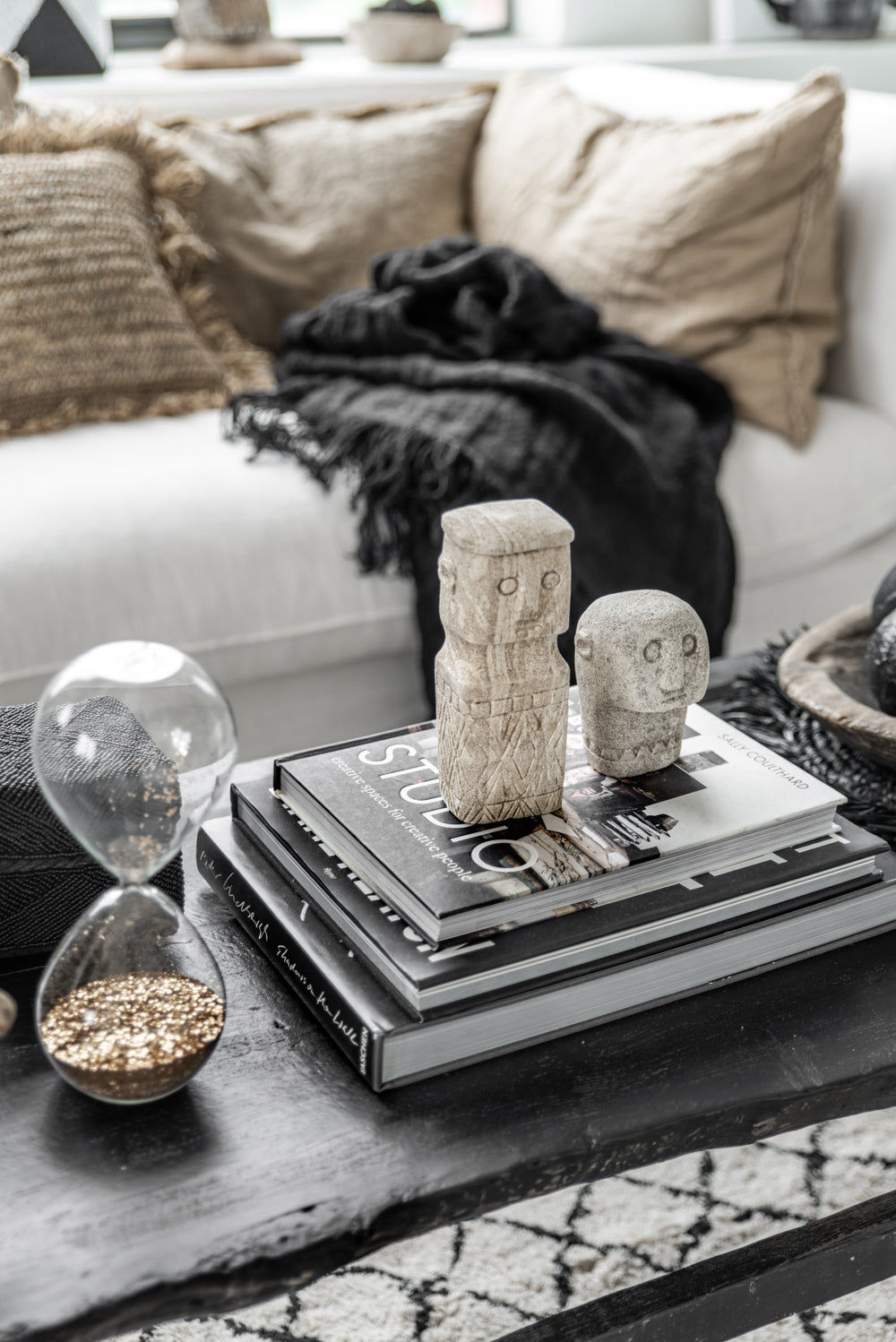 Statue en pierre #04 collection The Sumba StoneMaison Bloom Concept