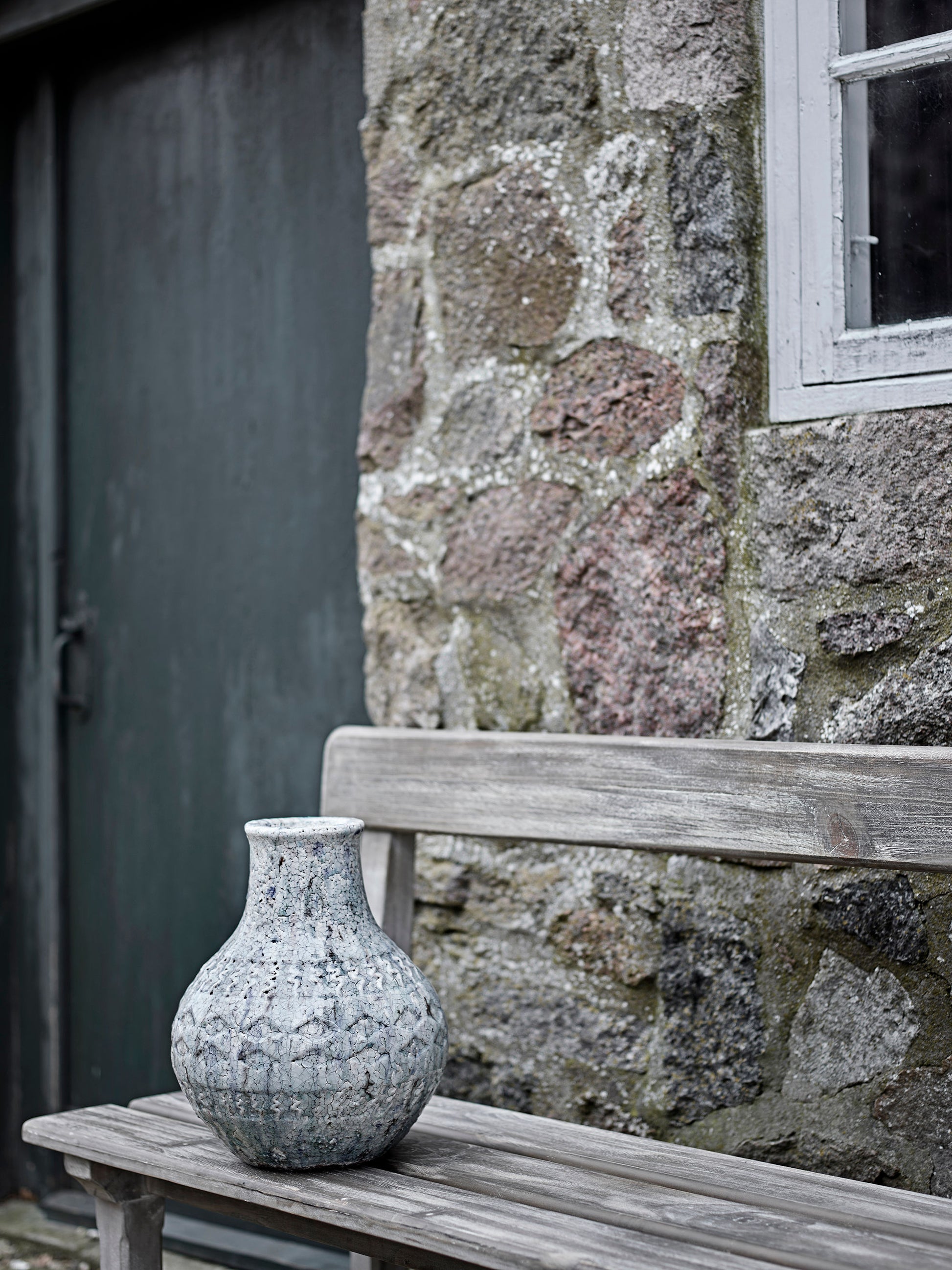 Vase organique bleu en terre cuite